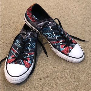 BRAND NEW converse sneakers!